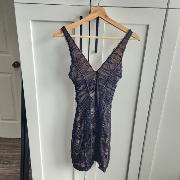 BEBE Black Beige Laca V Neck Bodycon Mini Dress Small Stretchy - Picture 3 of 12